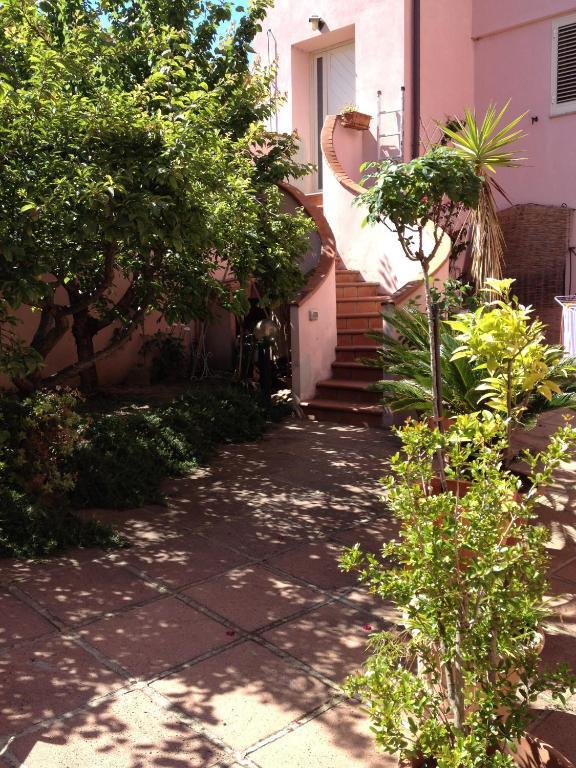 Ciro's House Guest house